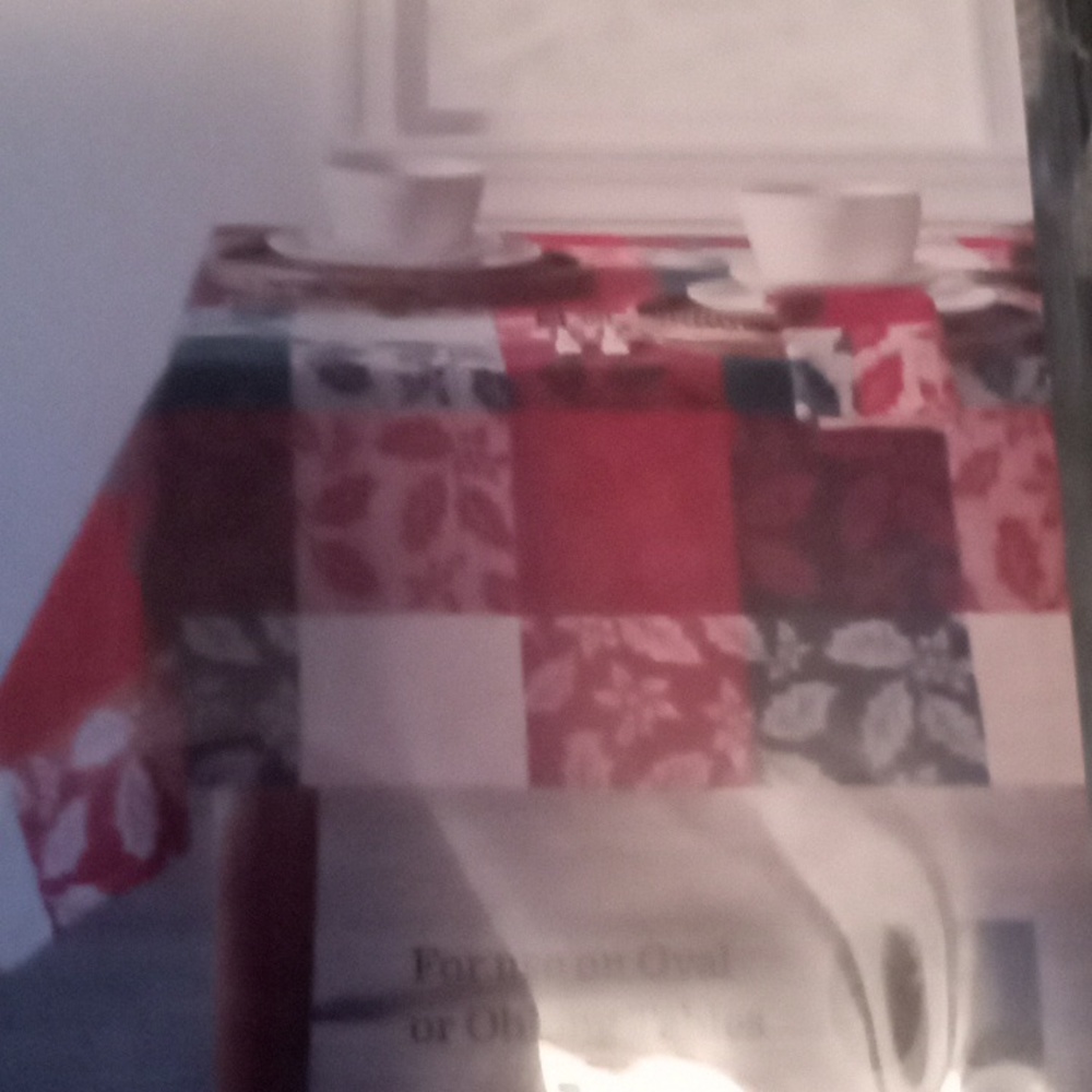 Holiday Table Clothes.. - Picture 8 of 11